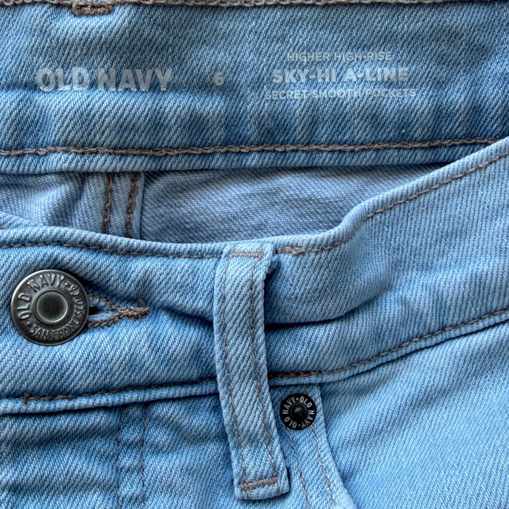 Old Navy Sky High A Line Cutoff Denim Shorts Size 6. - Picture 3 of 4